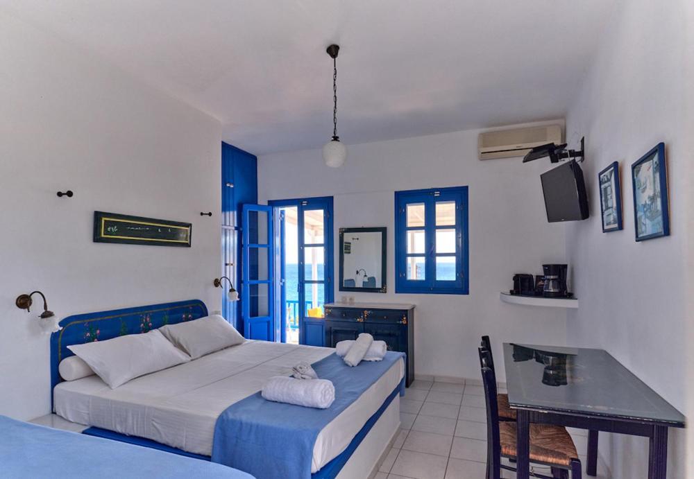 Blue Dolphin Antiparos Villas And Suites Agios Georgios  Eksteriør billede