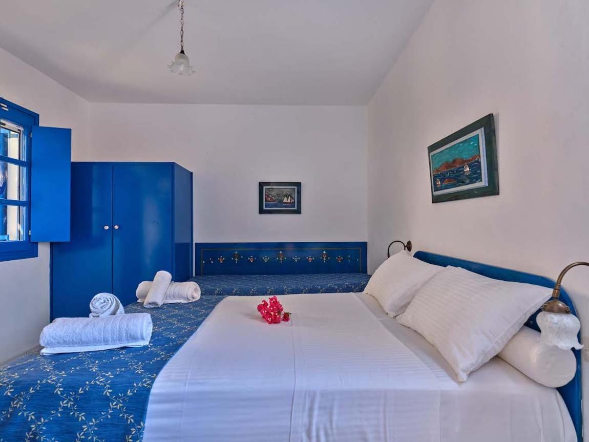 Blue Dolphin Antiparos Villas And Suites Agios Georgios  Eksteriør billede