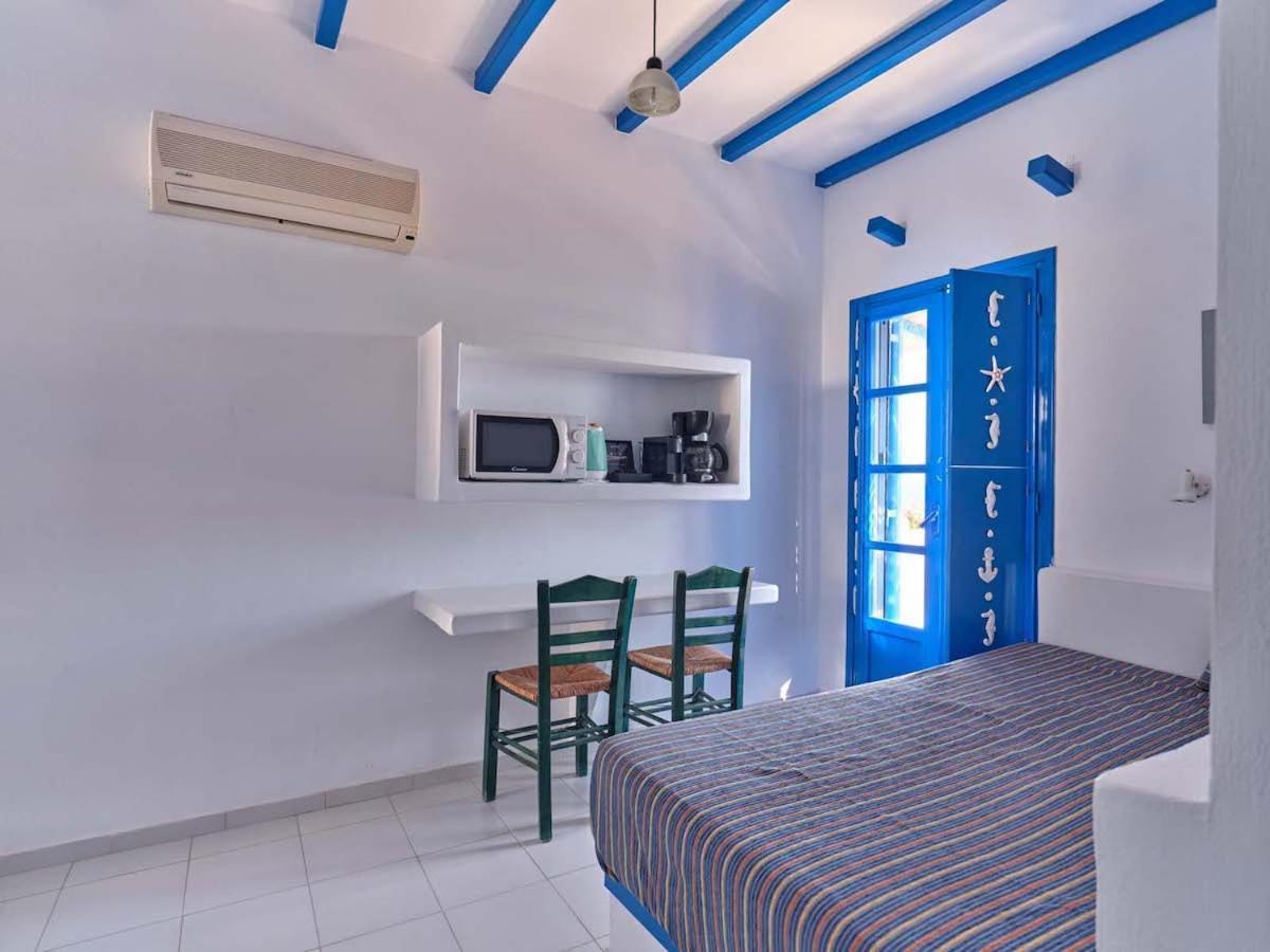 Blue Dolphin Antiparos Villas And Suites Agios Georgios  Eksteriør billede