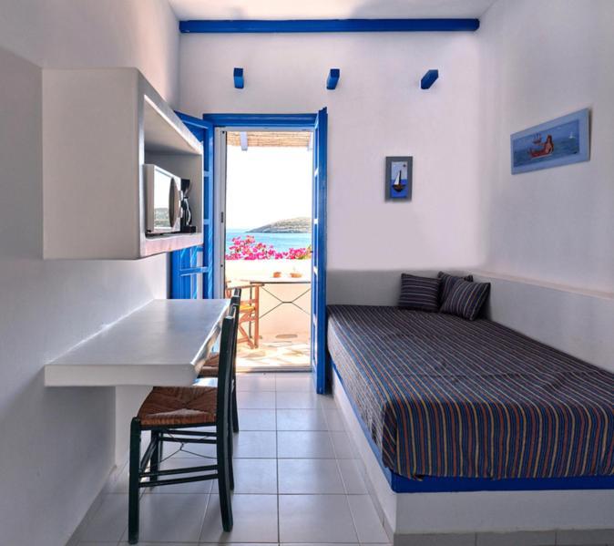 Blue Dolphin Antiparos Villas And Suites Agios Georgios  Eksteriør billede