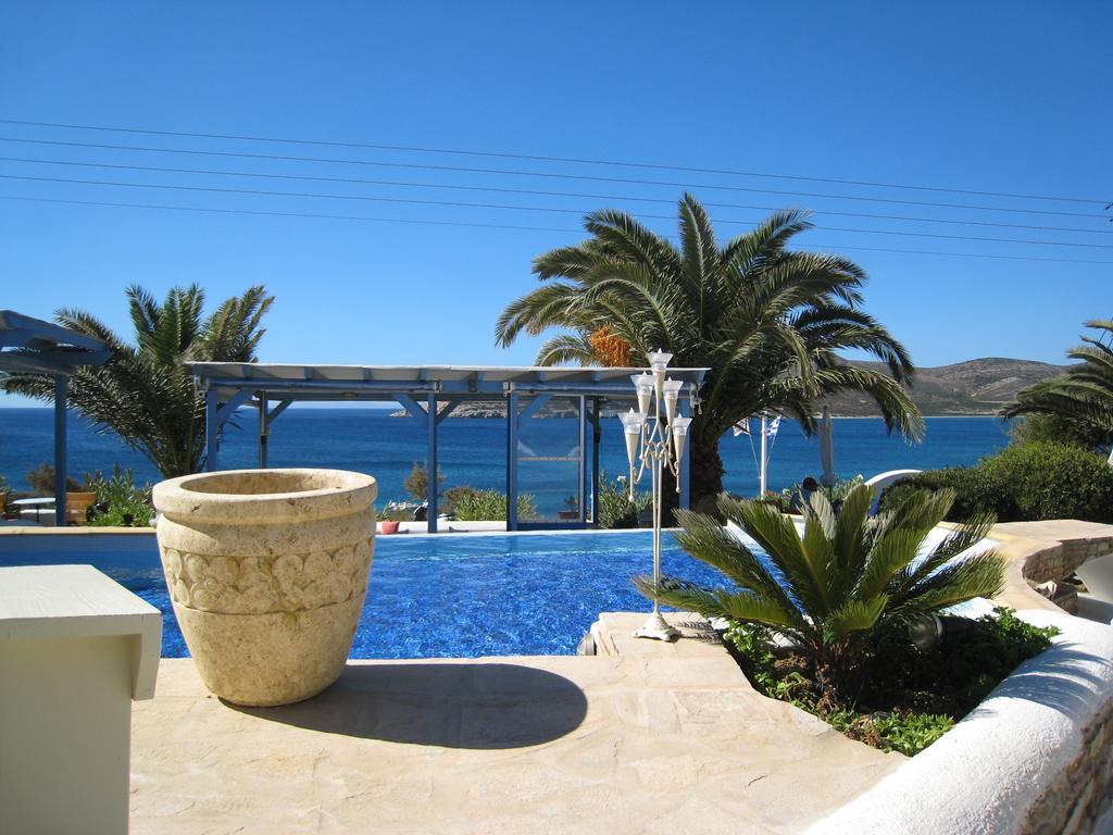 Blue Dolphin Antiparos Villas And Suites Agios Georgios  Værelse billede