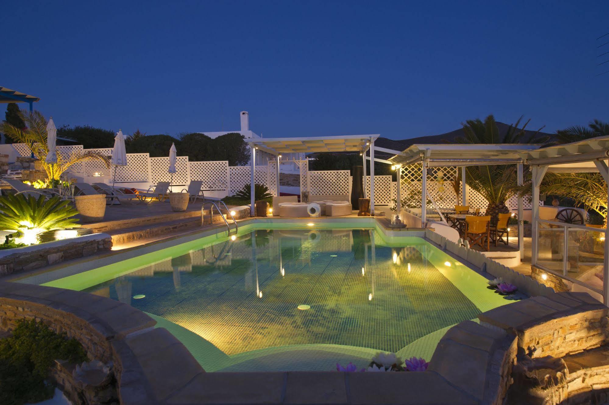 Blue Dolphin Antiparos Villas And Suites Agios Georgios  Eksteriør billede